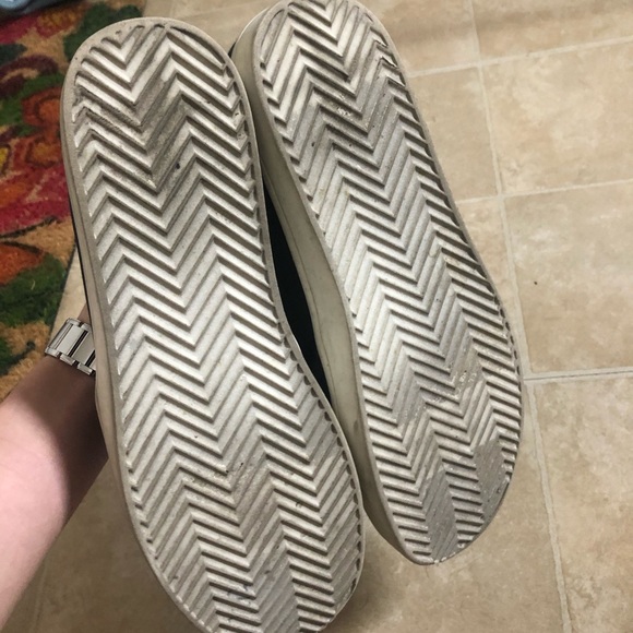 Shoes - Picture 4 of 4